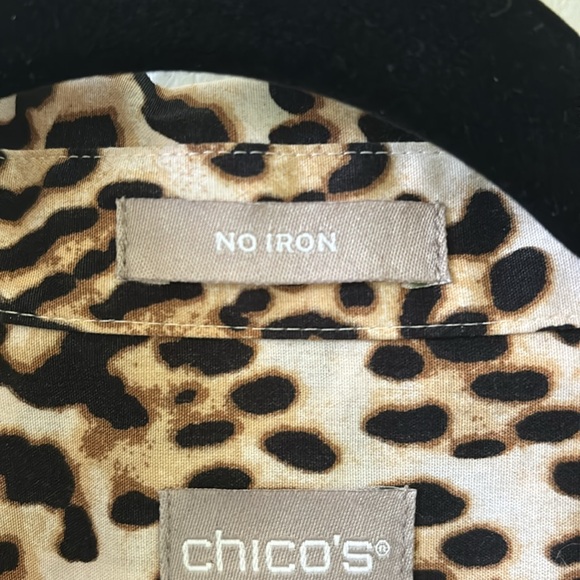 Chico’s no iron cotton blouse - Picture 4 of 5